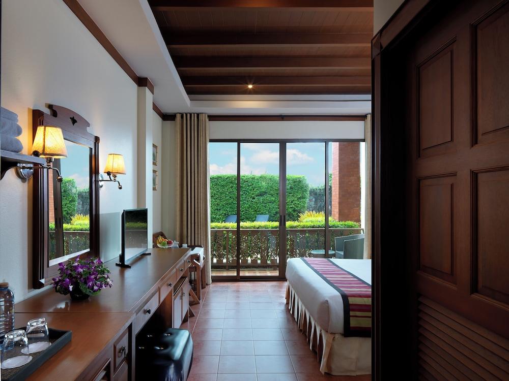 Sun Hill Hotel Patong - Tap to explore photos
