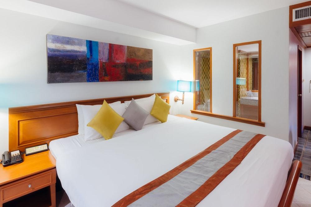 Sunset Beach Resort Phuket Room Type - Superior Room