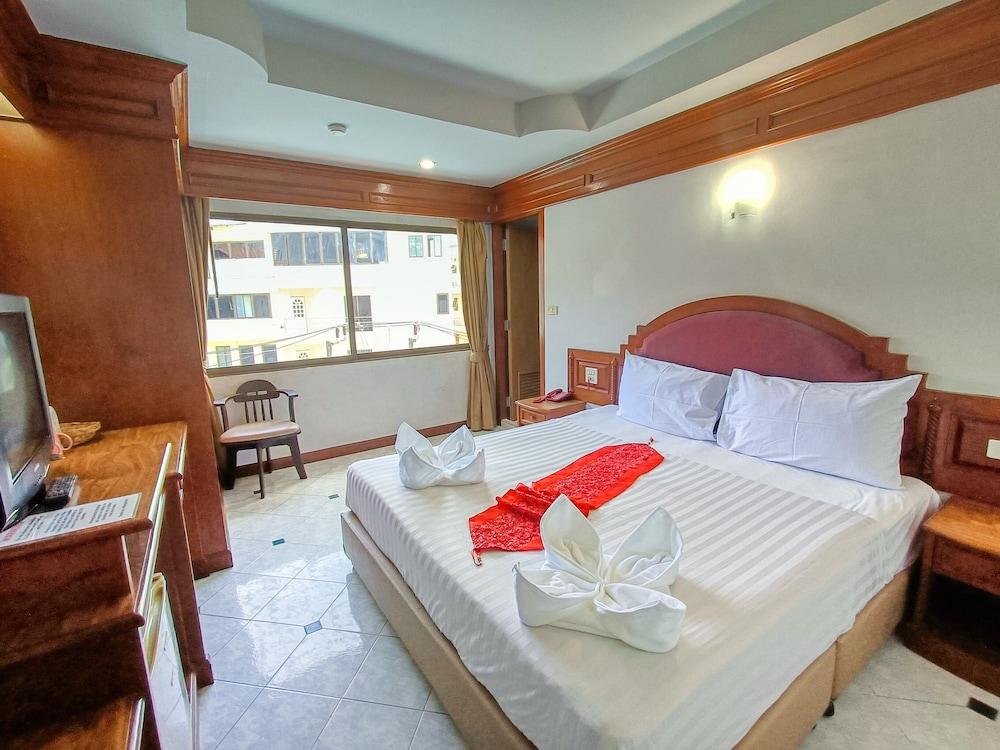 Hack Patong Beach Hotel Room Type - Superior Double or Twin Room