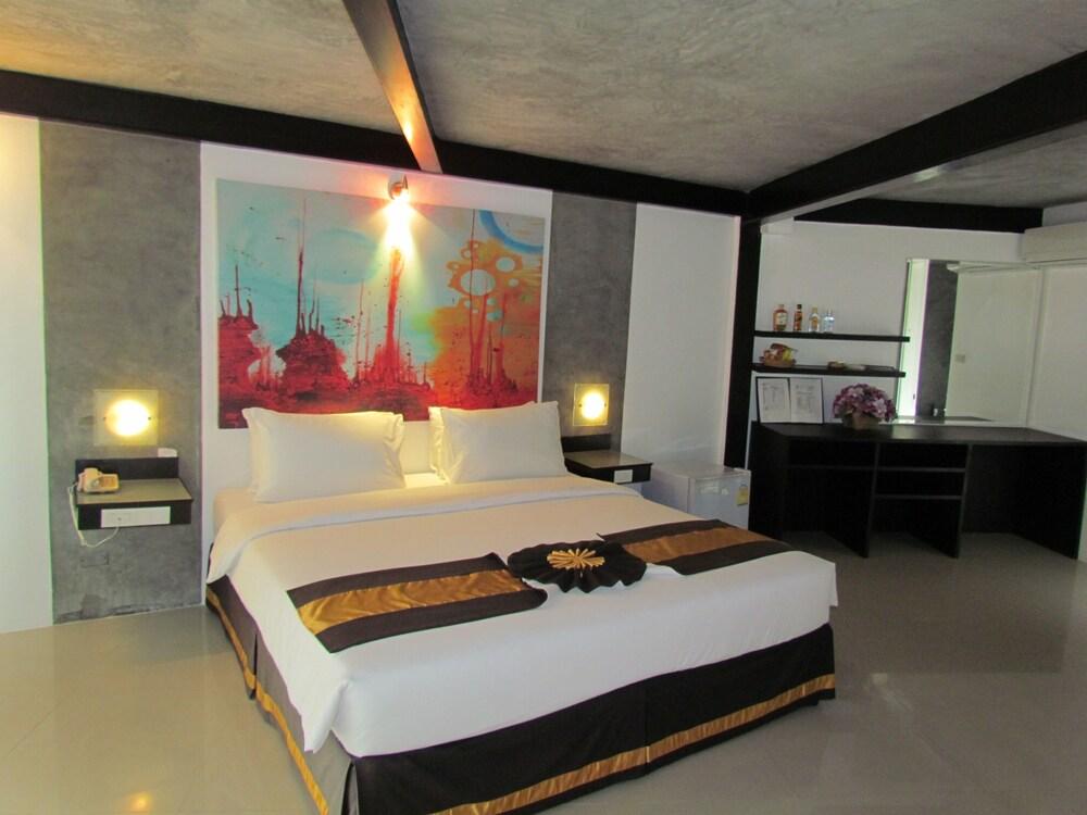 The Front Hotel and Apartment Room Type - Family Suite, 2 Bedrooms, Non Smoking The Front Hotel and Apartment Room Type - Family Suite, 2 Bedrooms, Non Smoking