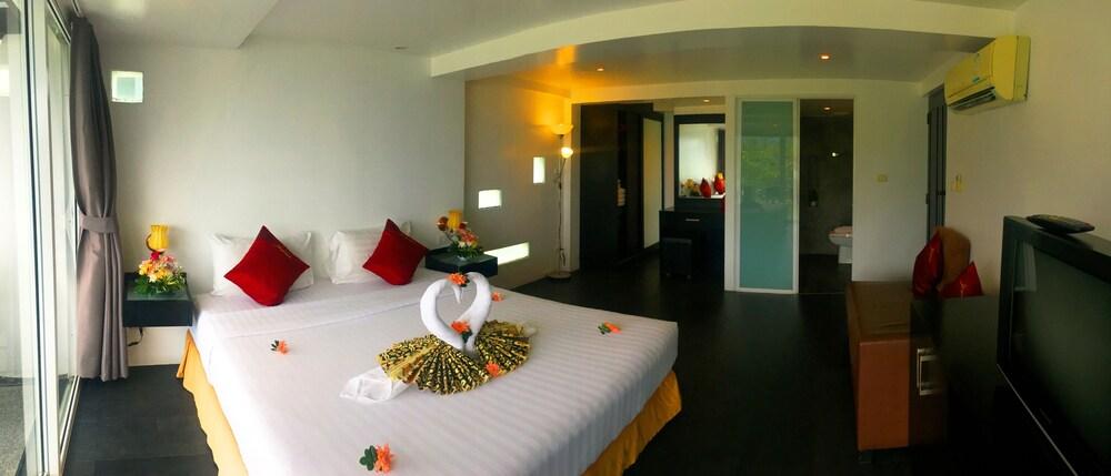 The Front Hotel and Apartment Room Type - Deluxe Apartment, 1 Bedroom, Non Smoking, Sea View