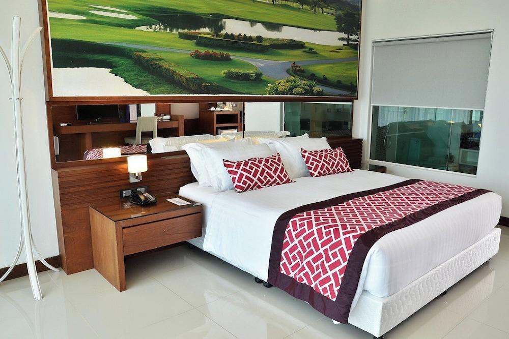 The Par Phuket Room Type - Deluxe Double Room