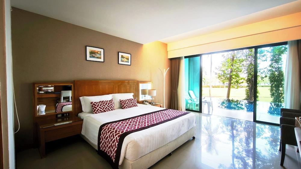 The Par Phuket Room Type - Deluxe Room, Pool Access