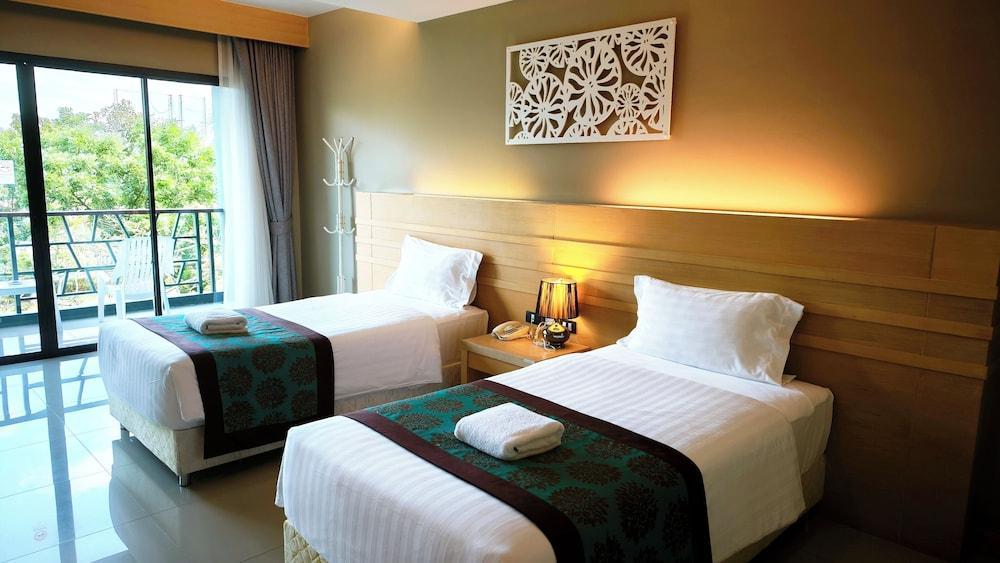 The Par Phuket Room Type - Deluxe Twin Room