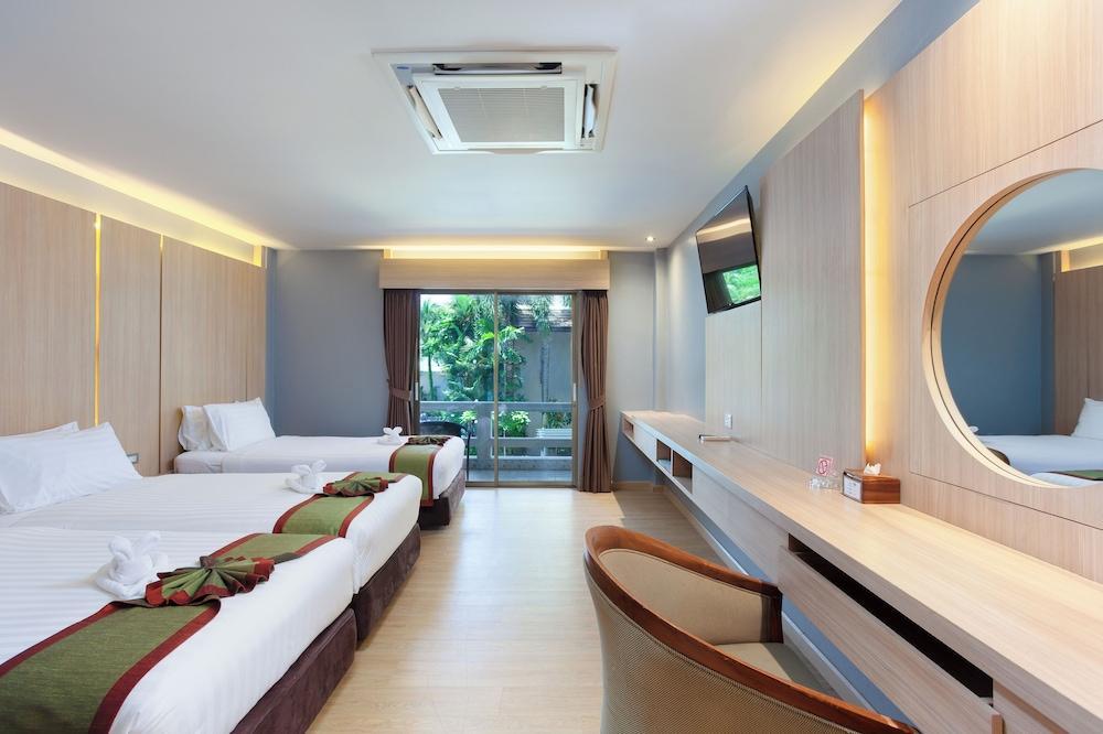 Thanthip Beach Resort Room Type - Deluxe Triple Room Thanthip Beach Resort Room Type - Deluxe Triple Room