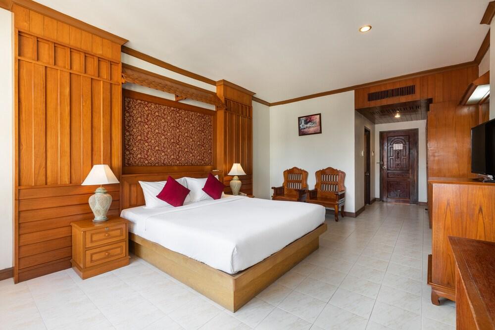 Tony Resort Patong Phuket Room Type - Deluxe Room