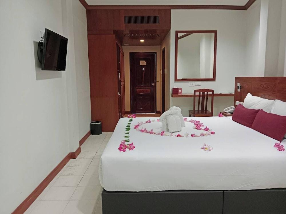 Tony Resort Patong Phuket Room Type - Small  Double