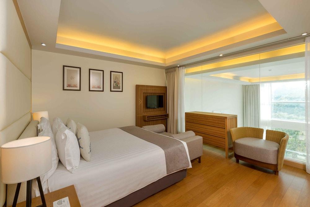 Splash Beach Resort Room Type - 4 Bedroom Penthouse Pool Suite with Kitchen Splash Beach Resort Room Type - 4 Bedroom Penthouse Pool Suite with Kitchen