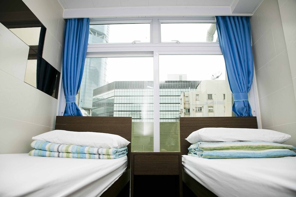 Ah Shan Hostel Room Type - Twin Room (Private Bathroom)