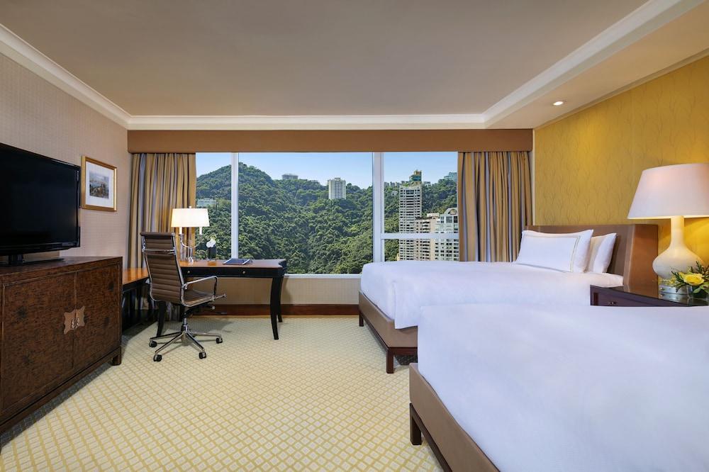 Conrad Hong Kong Room Type - Deluxe Peak View Twin Room