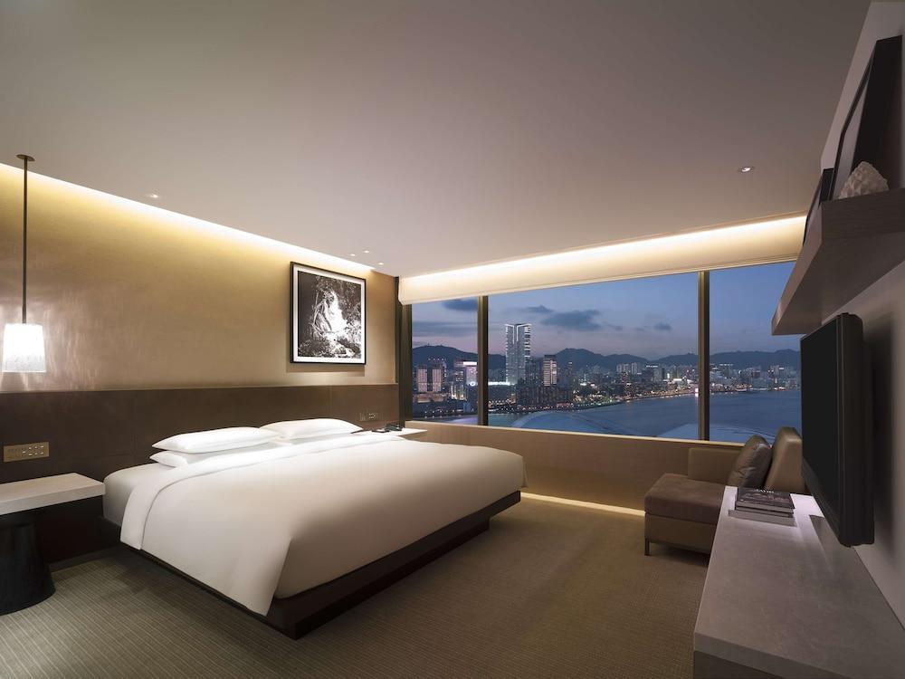 Grand Hyatt Hong Kong Room Type - Suite (Victoria)