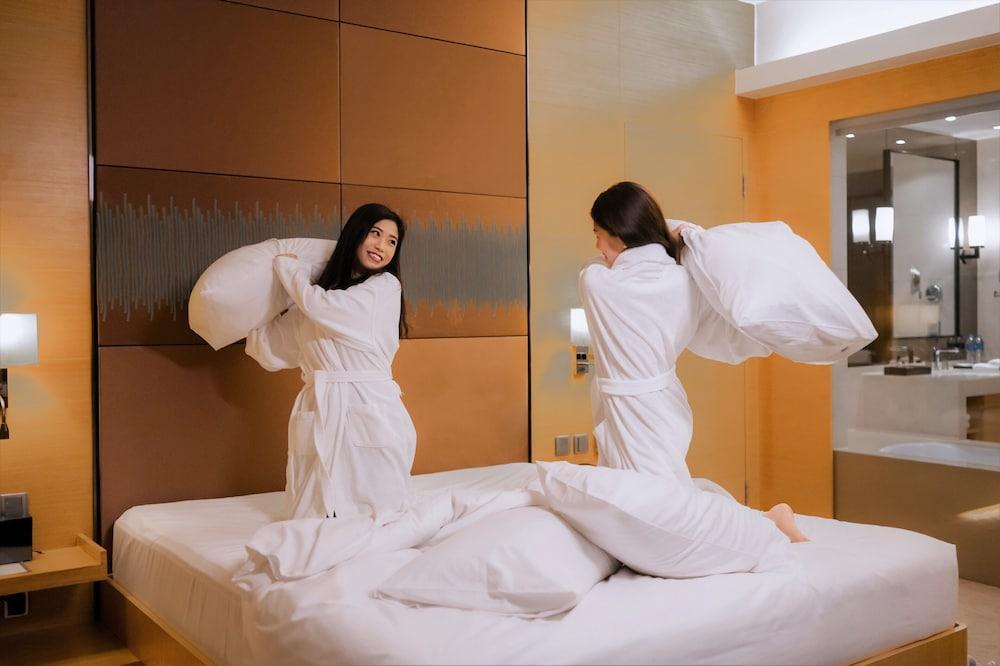 Hyatt Regency Hong Kong, Sha Tin - Tap to explore photos