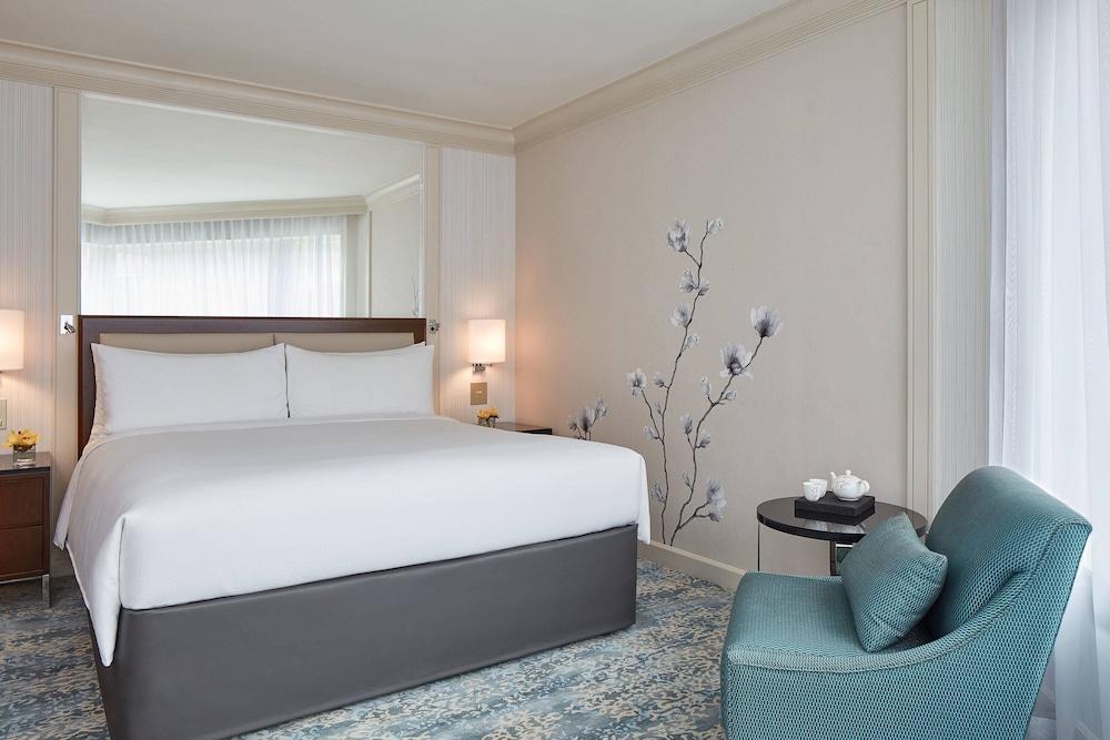 JW Marriott Hotel Hong Kong Room Type - Room, 1 King Bed