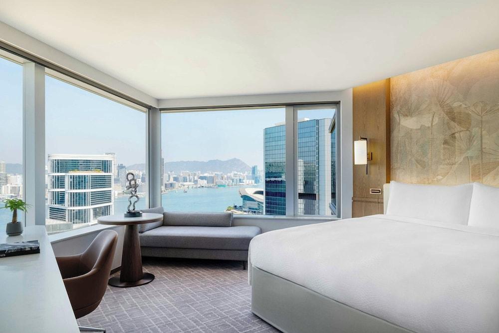 JW Marriott Hotel Hong Kong Room Type - Infinity Room, 1 King Bed, Non Smoking, Harbor View