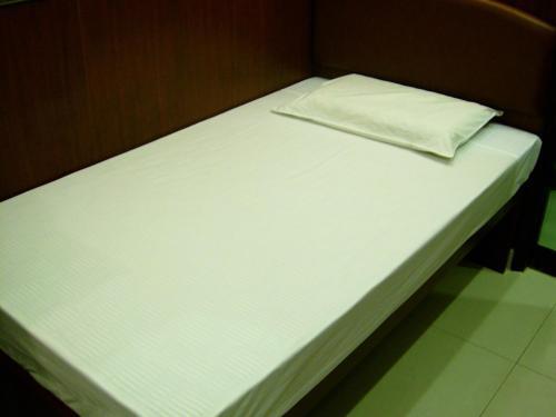 LIS CHAIN HOSTEL Room Type - Single Room