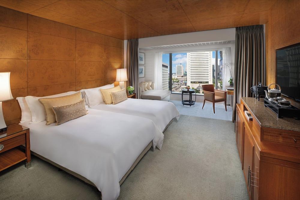 Mandarin Oriental, Hong Kong Room Type - Twin Room (Statue Square View) Mandarin Oriental, Hong Kong Room Type - Twin Room (Statue Square View)