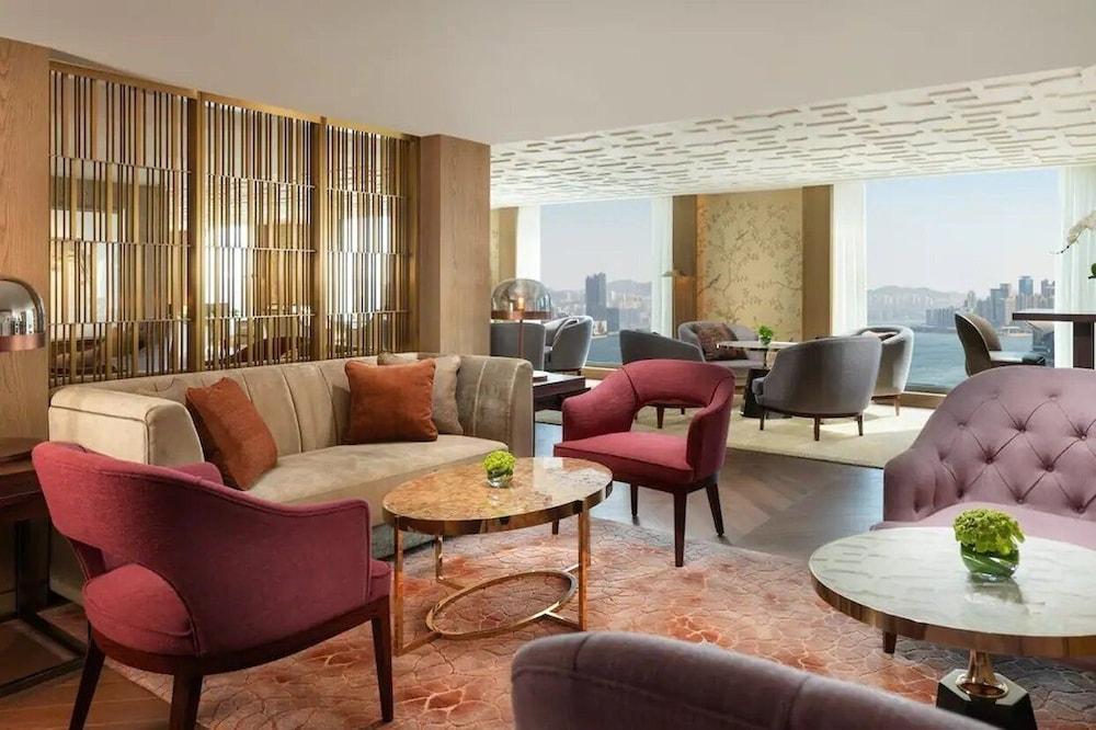 Mandarin Oriental, Hong Kong Room Type - King Suite - City View