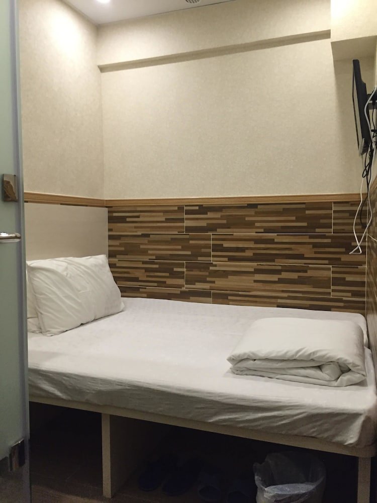 New Garden Hostel Room Type - Junior Double or Twin Room
