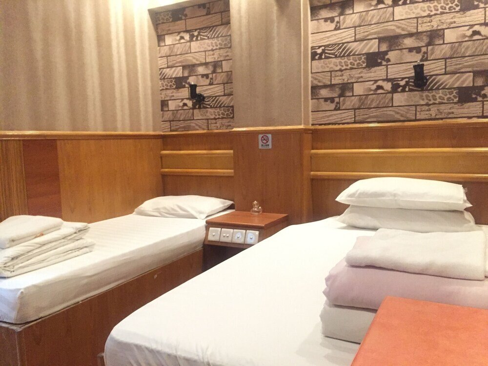 New Garden Hostel Room Type - Junior Triple Room