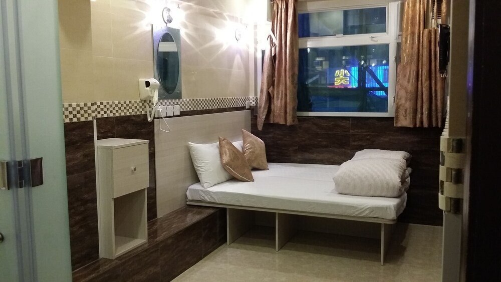 New Garden Hostel Room Type - Standard Double or Twin Room