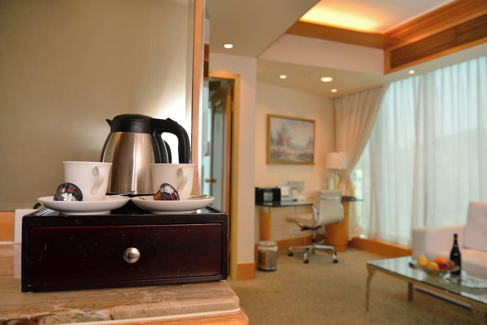 Regal Hongkong Hotel - Tap to explore photos