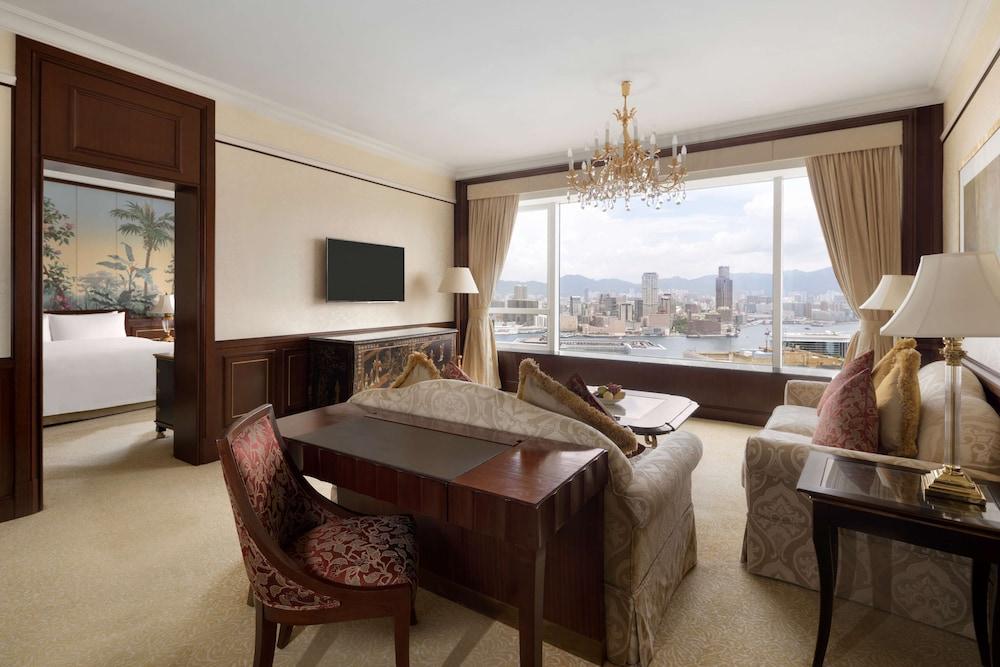 Island Shangri-La Room Type - Harbour View Suite 1 King