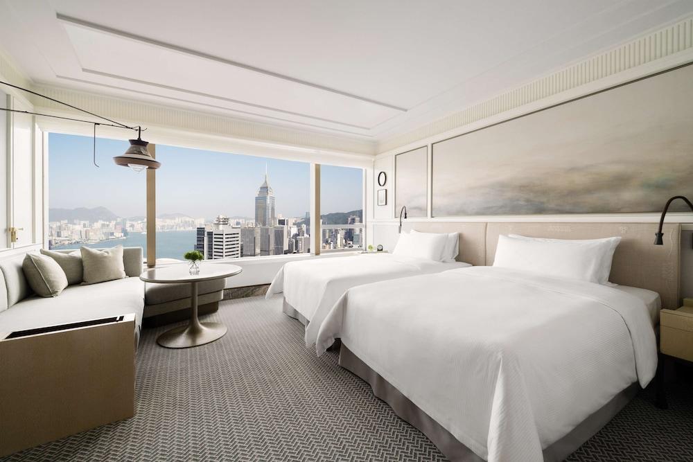 Island Shangri-La Room Type - Grand Premier Harbour View Twin
