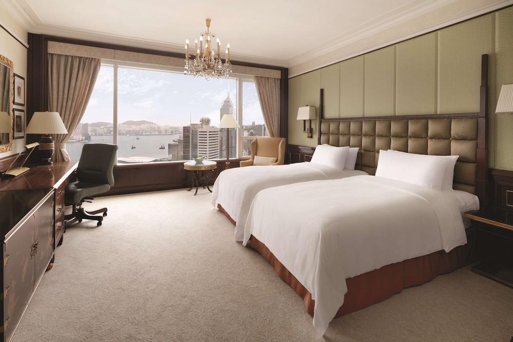 Island Shangri-La Room Type - Deluxe Harbour View Twin