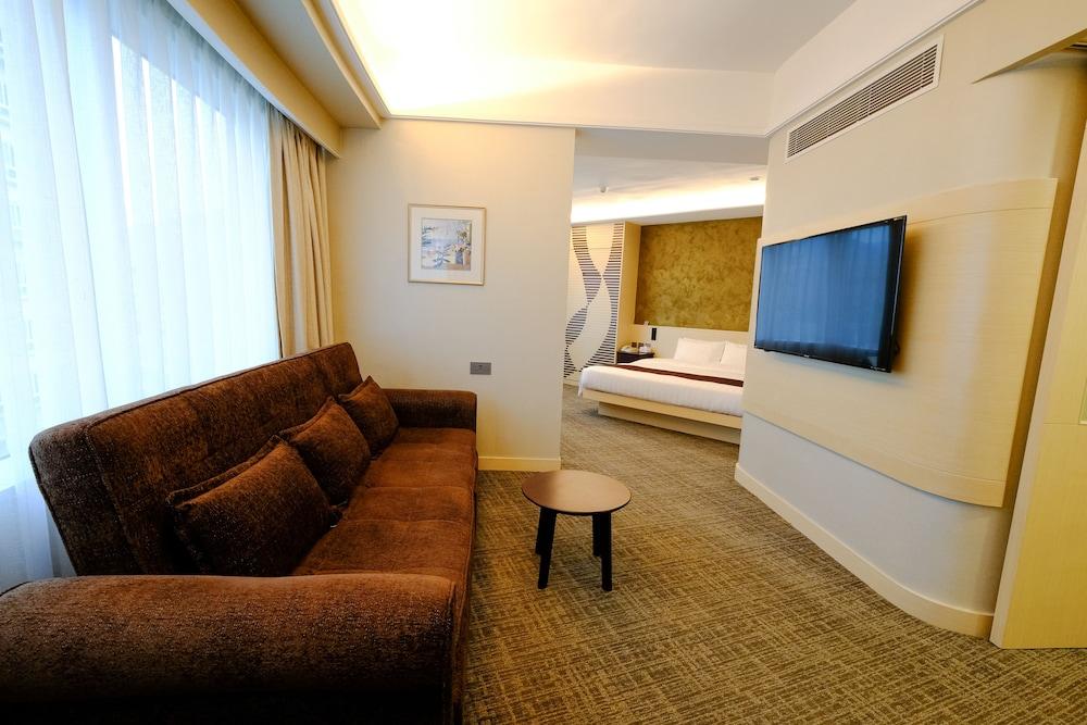 South Pacific Hotel Room Type - Premier Studio - King Bed