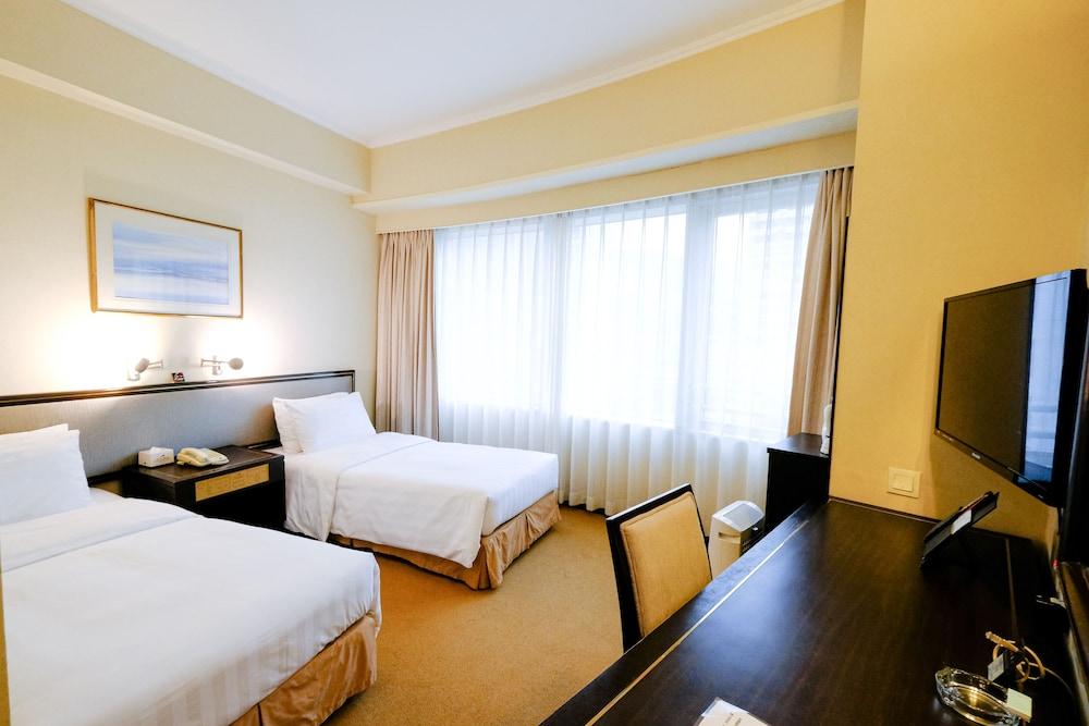 South Pacific Hotel Room Type - Standard Twin Room