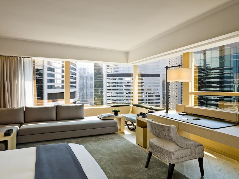 Upper House Hong Kong Room Type - Studio 80 (Island View)