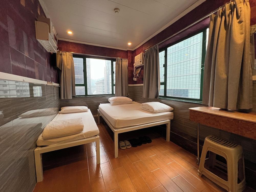 USA Hostel Room Type - Standard Triple Room
