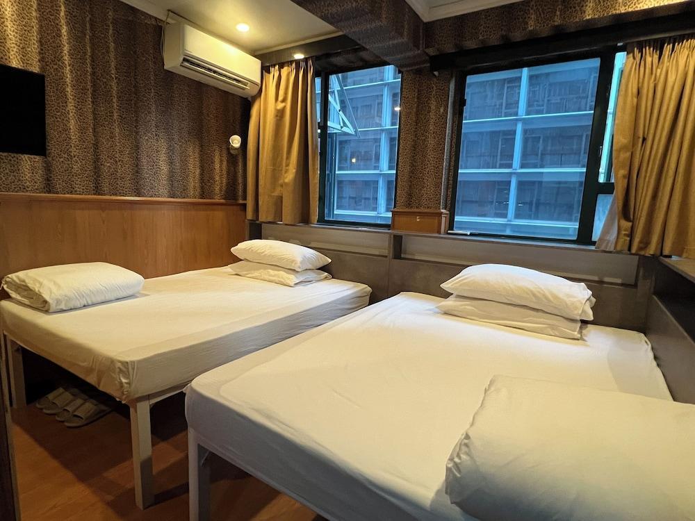 USA Hostel Room Type - Standard Quadruple Room