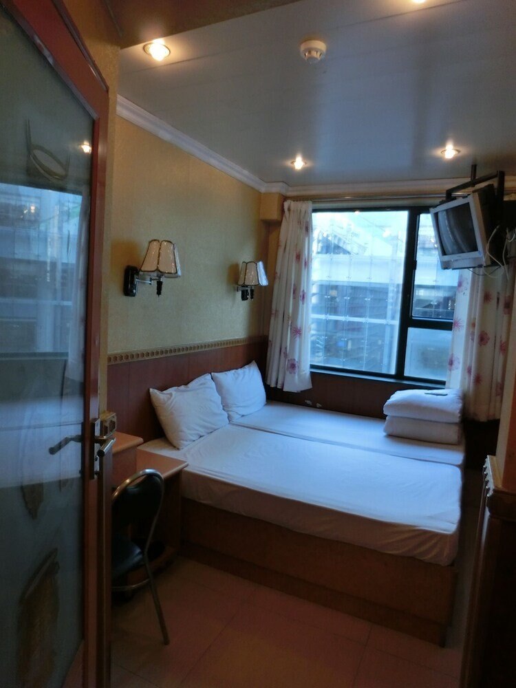 USA Hostel Room Type - Standard Double or Twin Room (With Window)