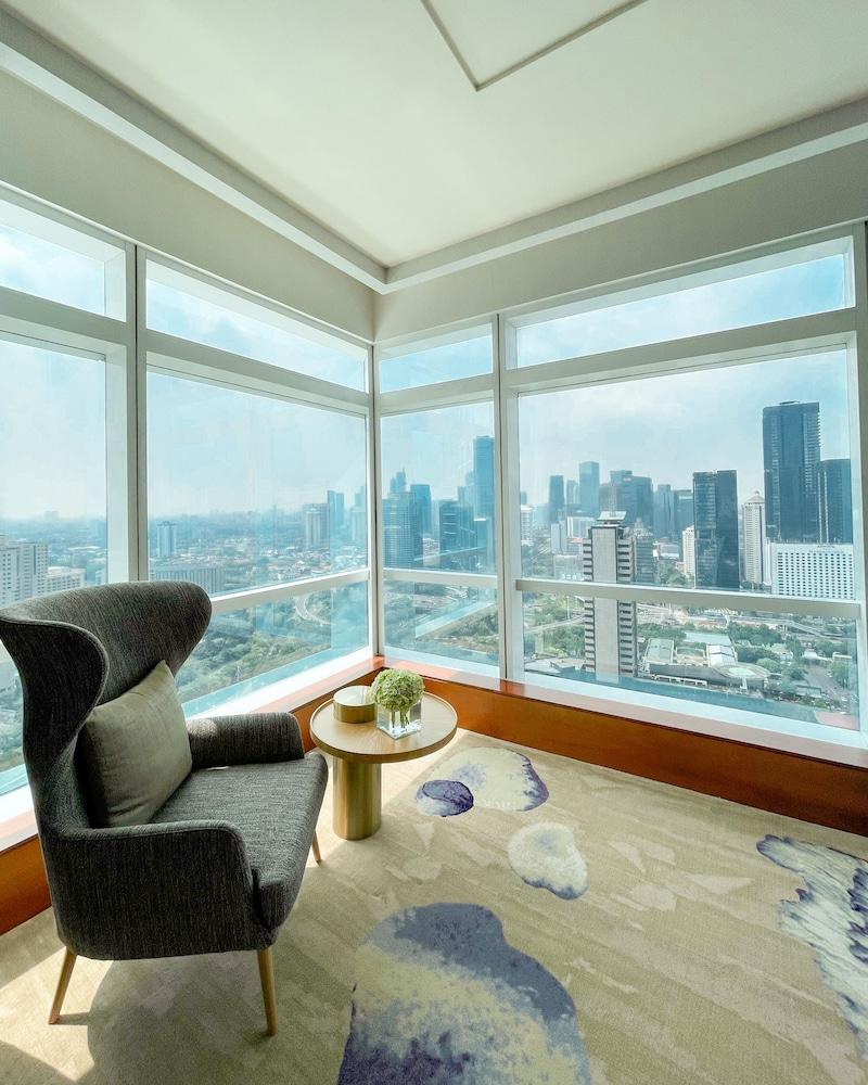 The Ritz-Carlton Jakarta, Pacific Place - Tap to explore photos