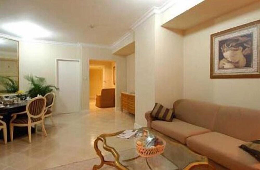 Batavia Hotel and Serviced Apartments Room Type - Junior Suite