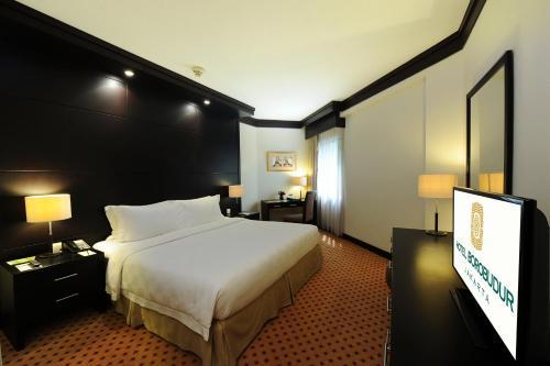 Hotel Borobudur Jakarta Room Type - Garden Wing Suite 