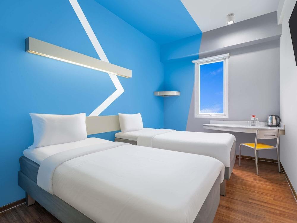 ibis budget Jakarta Cikini - Tap to explore photos