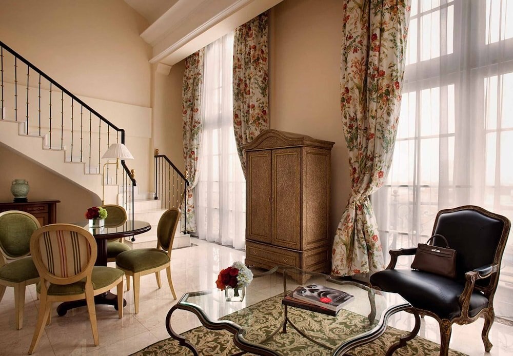 Hotel Gran Mahakam Room Type - Gran Suite