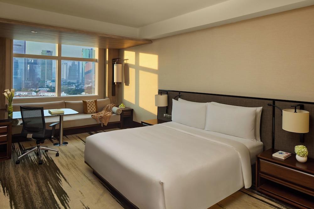 Gran Melia Jakarta Room Type - Premium Room (2+1)