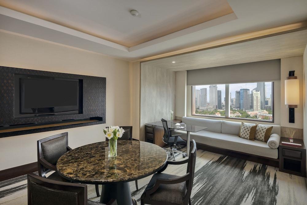 Gran Melia Jakarta Room Type - Red Level 3 Bedroom Interconnecting Suite