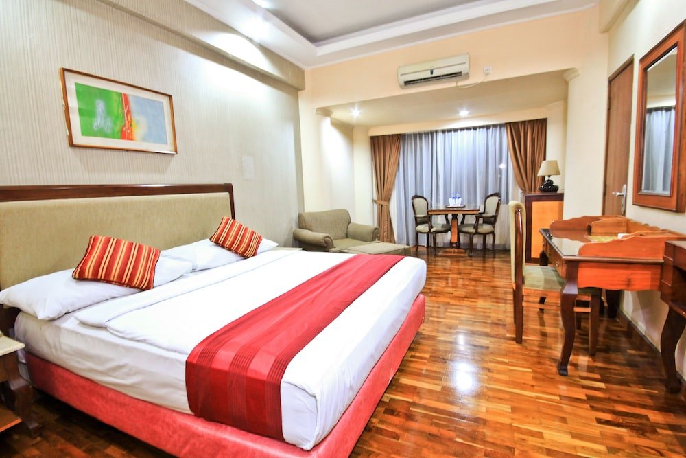 Grand Menteng Hotel Room Type - Deluxe Room, Non Smoking