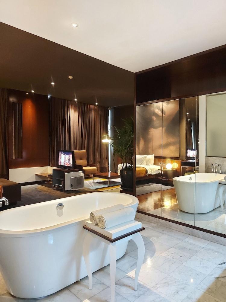 Kemang Icon Hotel Room Type - Edge Suite