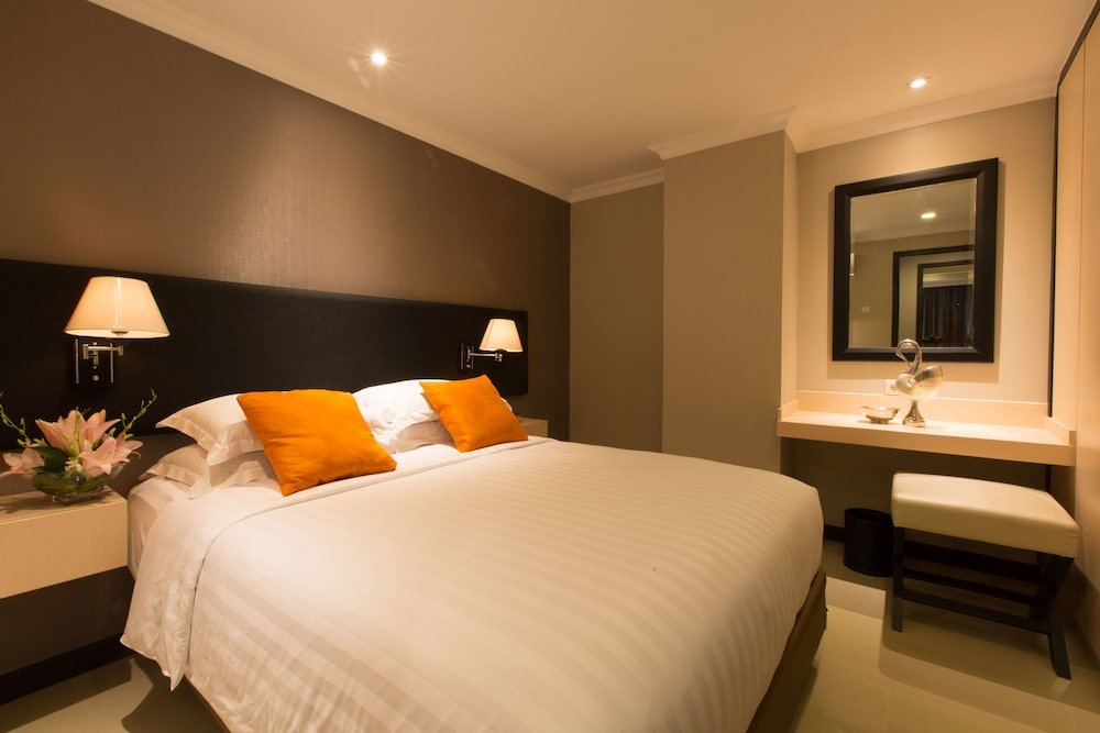 Hotel Kristal Room Type - Three Bedroom Deluxe (1 King Bed, 1 Queen Bed and 1 single bed) Hotel Kristal Room Type - Three Bedroom Deluxe (1 King Bed, 1 Queen Bed and 1 single bed)