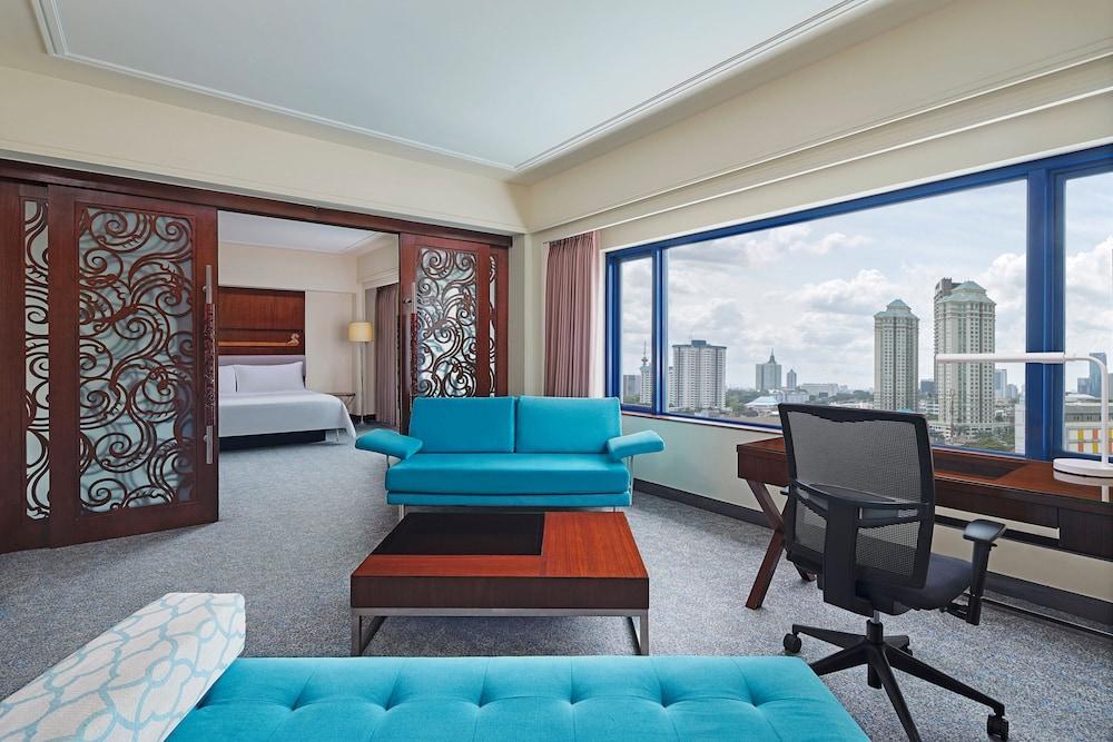 Le Meridien Jakarta Room Type - 1 King Bed, Club Lounge Access, Executive Suite