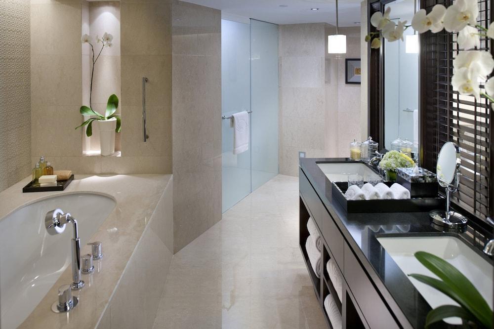 Mandarin Oriental, Jakarta Room Type - Oriental Suite, Suite, 1 King Bed