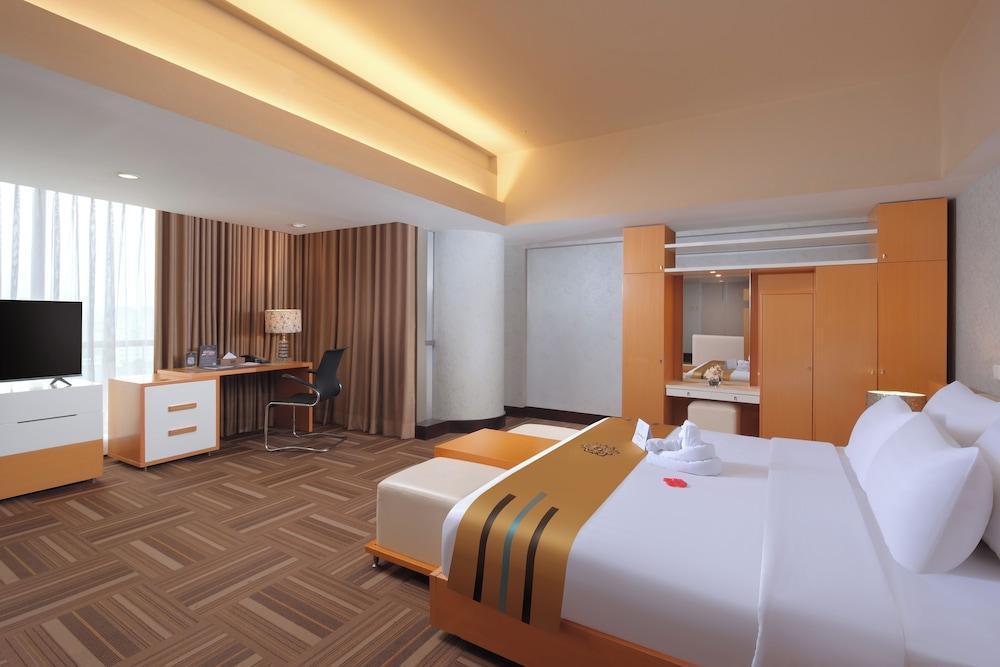 Merlynn Park Hotel Jakarta Room Type - Bulgary Suite