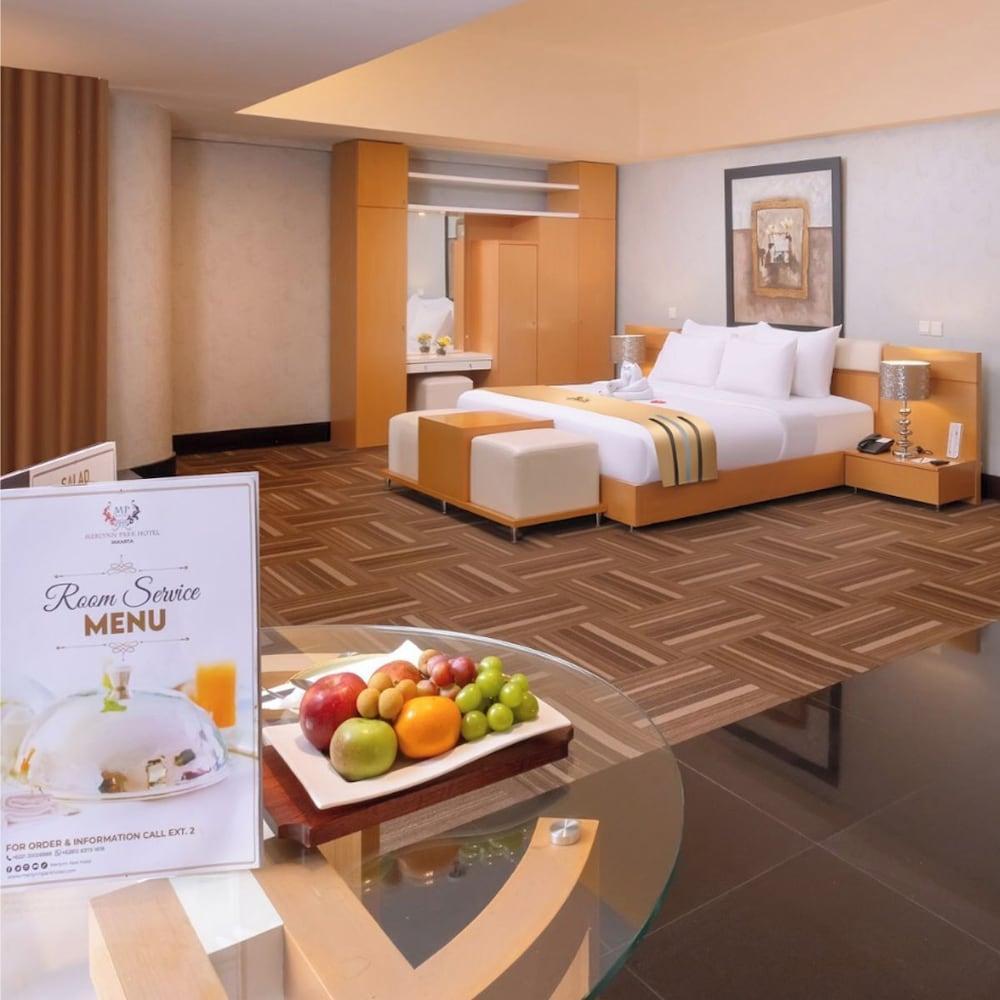 Merlynn Park Hotel Jakarta Room Type - Prada Suite