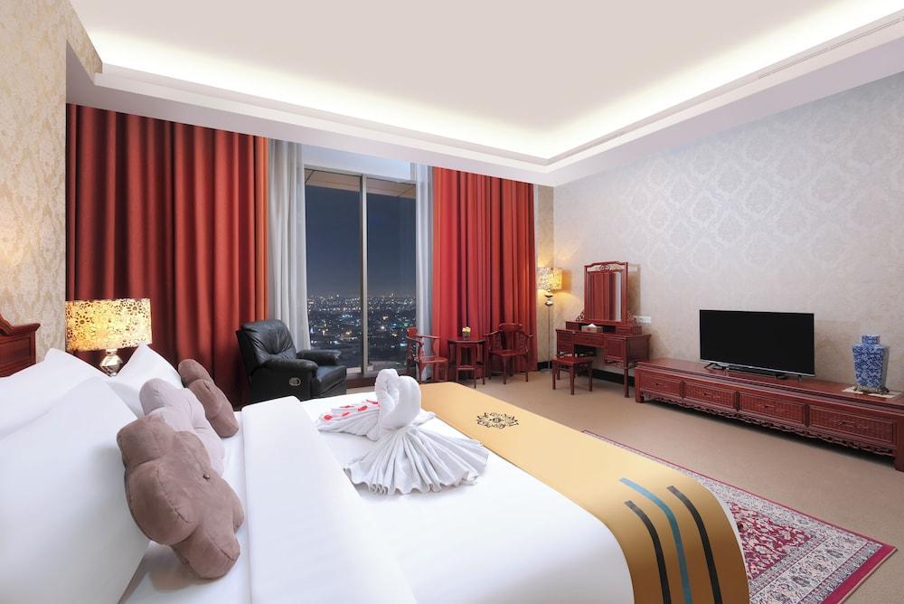 Merlynn Park Hotel Jakarta Room Type - Presidential Suite Merlynn Park Hotel Jakarta Room Type - Presidential Suite
