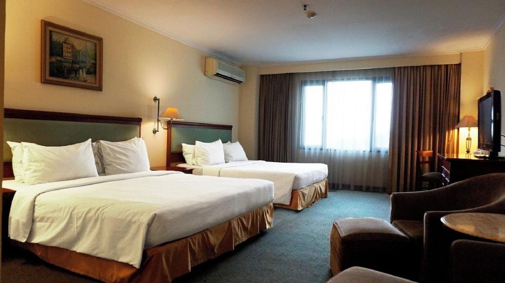 Mega Anggrek Hotel & Convention Room Type - Family Room